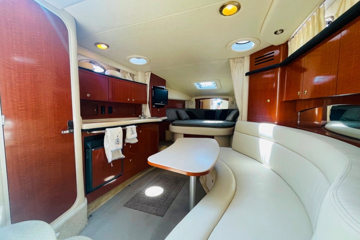 2003 Sea ray 320, 7