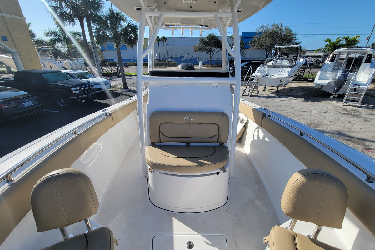 2015 Sportsman Boats Heritage 251, 11