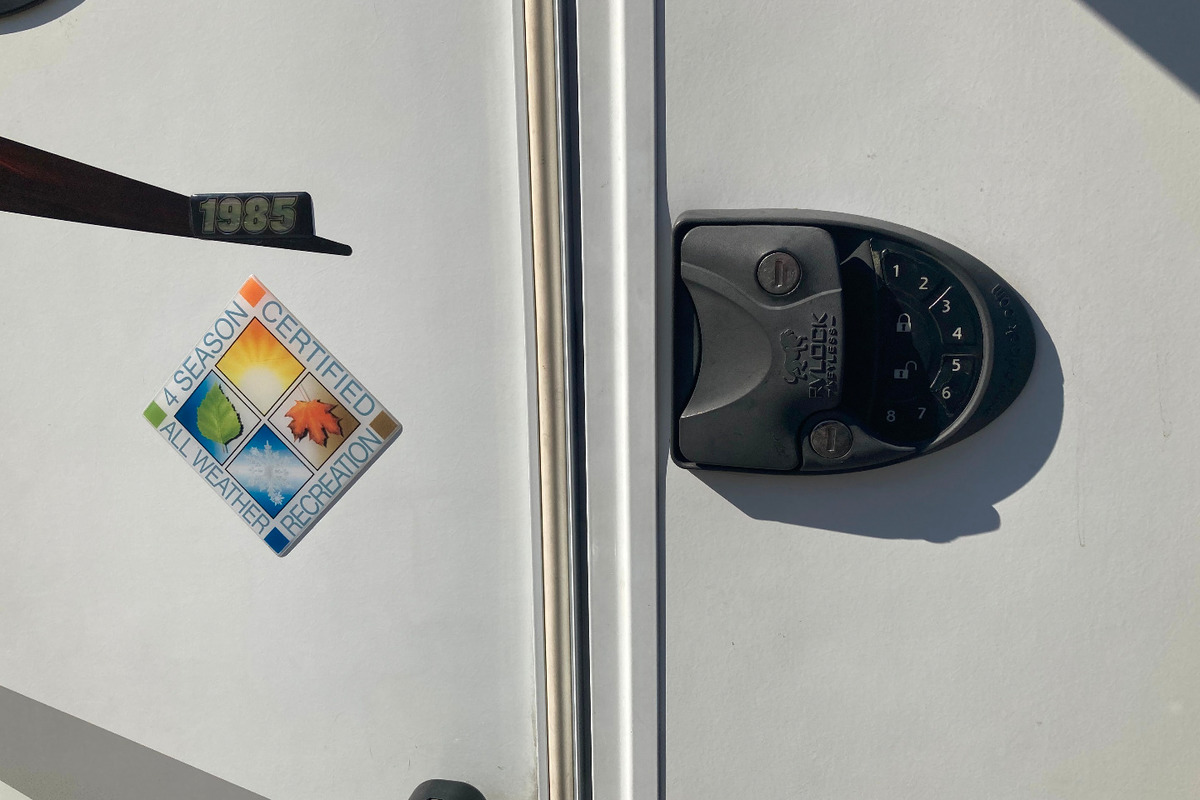 2016 Lance 1985 Standard decal 4 side exterior, 4