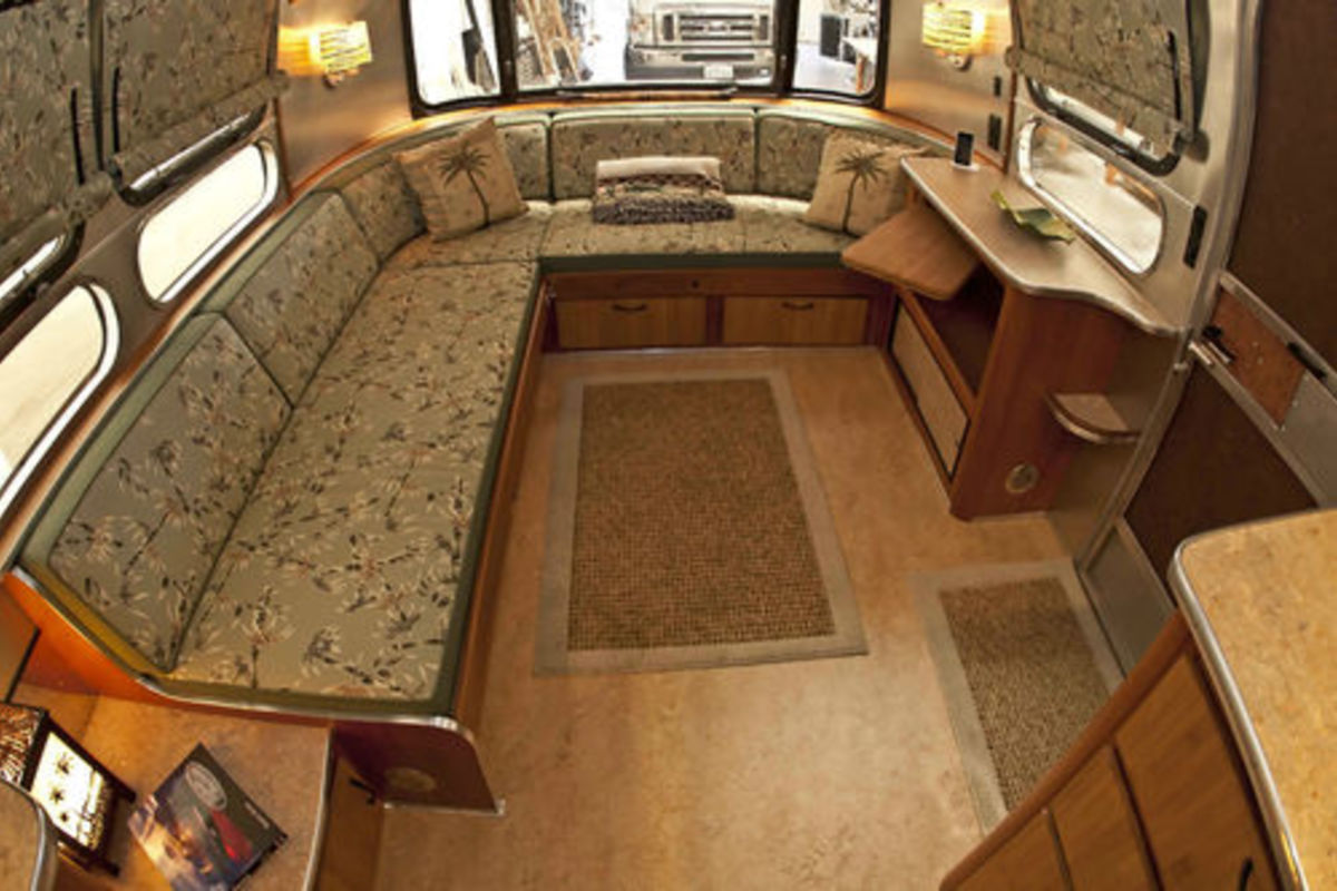 1970 Airstream Caravanner Land Yacht, 11