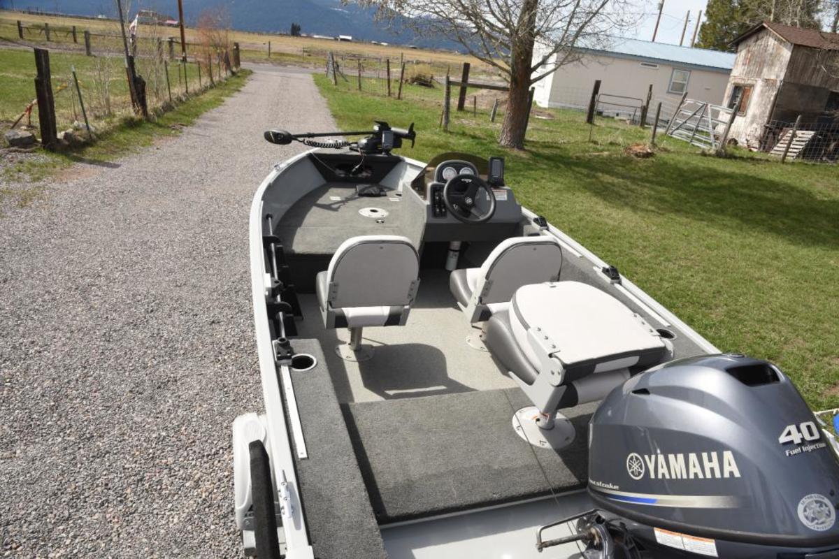 2016 Smoker Craft Resorter 151 in Fort Klamath, OR