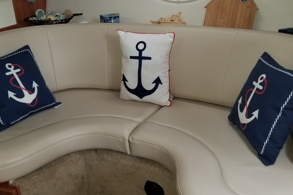 2008 Bayliner 300 SB, 6