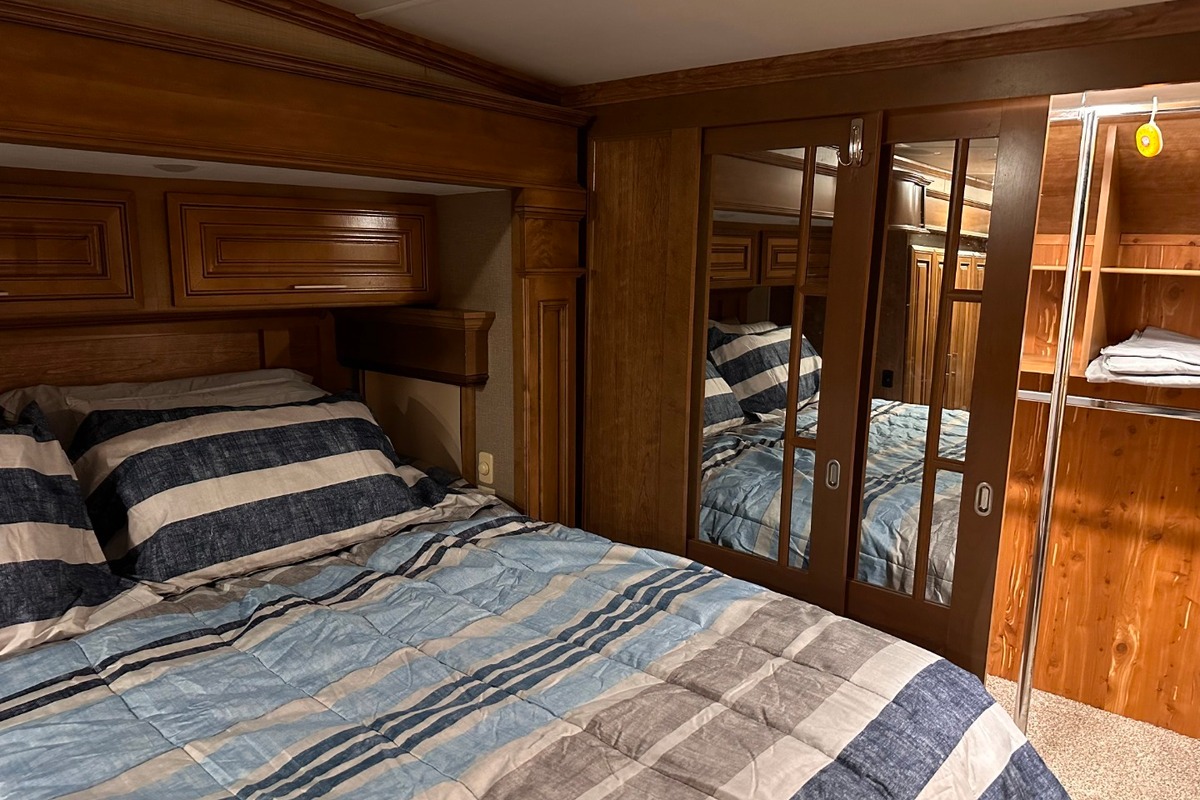 2018 DRV Mobile Suites 36rssb3, 5