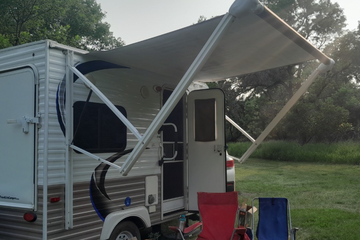 2017 Travel Lite Express E14X w/rear flip out bed, 5