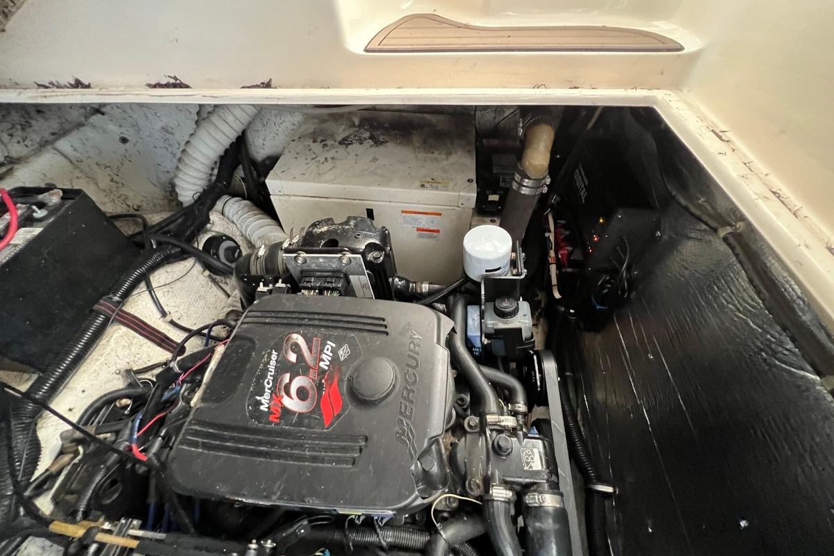 2002 Rinker 342 Fiesta Vee, 39