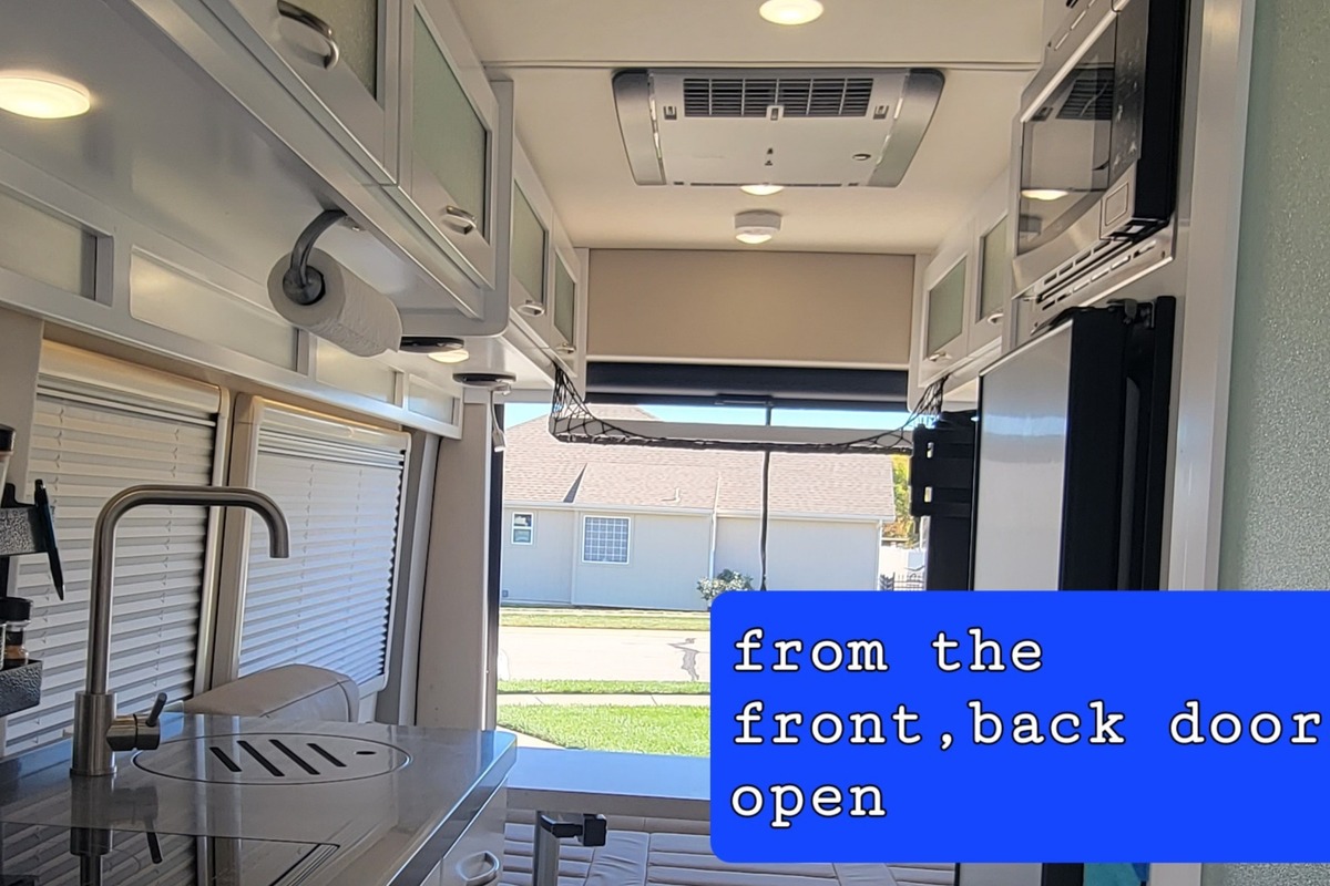 2022 Forest River Coachmen Beyond 22 C Li3, 12