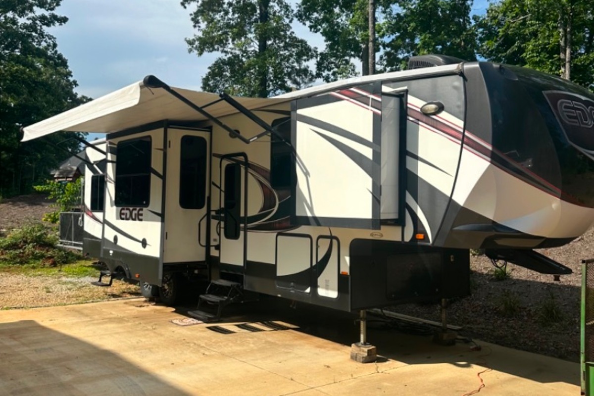 2015 Heartland Edge 357, 0