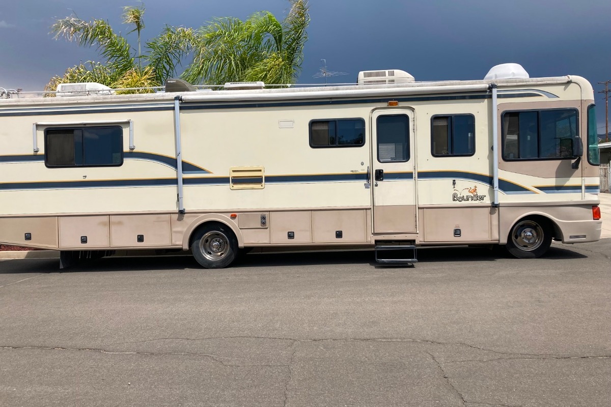 1997 Fleetwood Bounder, 2