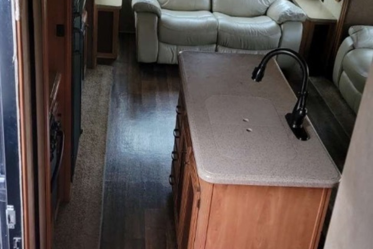 2014 Shasta Phoenix 30RE, 0
