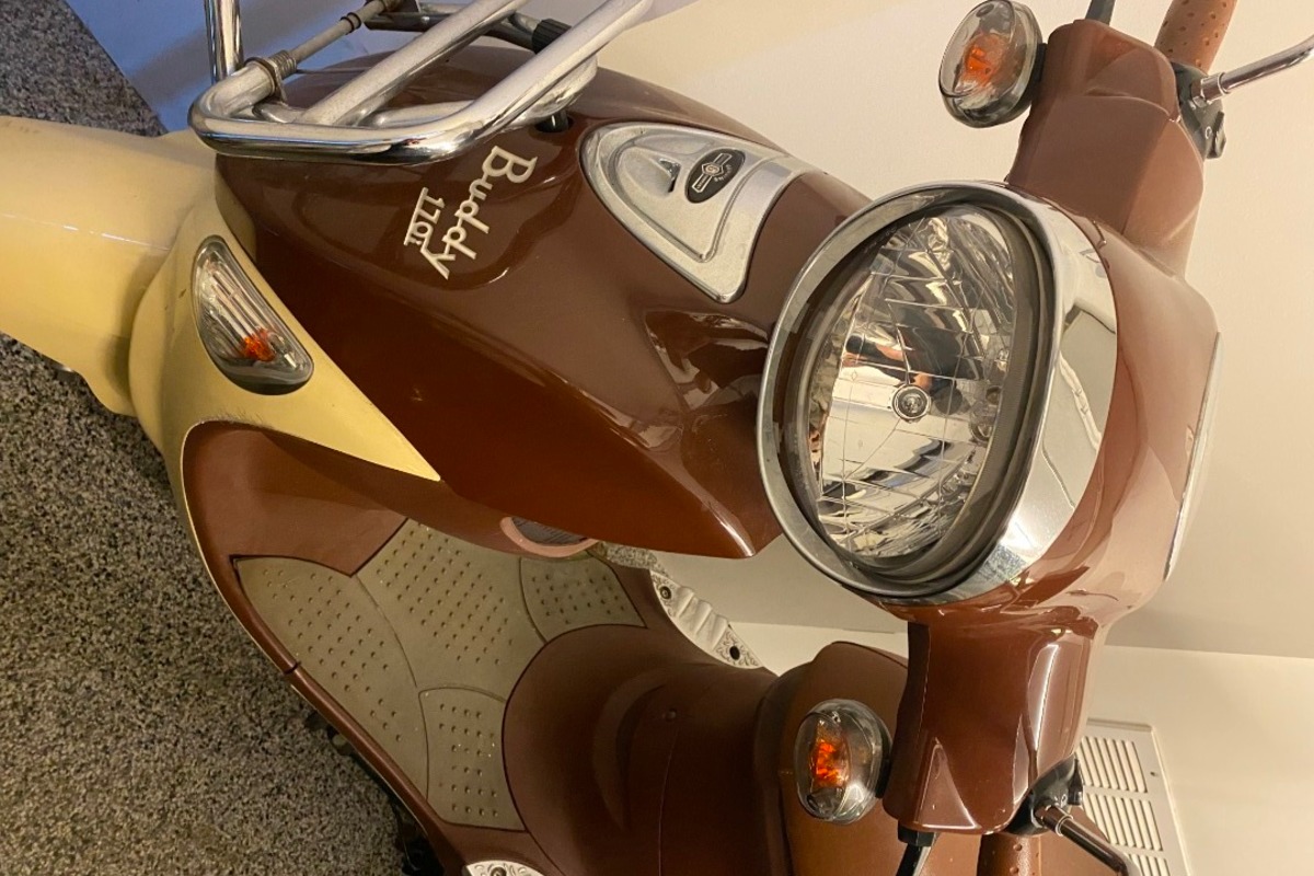 2012 Genuine Scooter 1701, 2