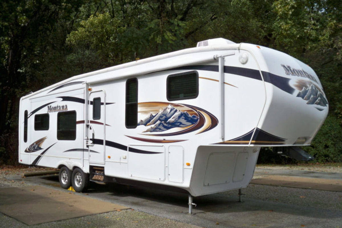 2010 Montana by Keystone 3455SA Hickory Addition, 5