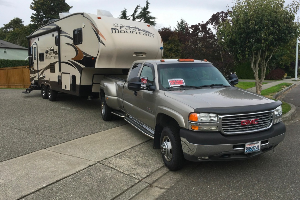 2017 Fox Mountain 235RLS, 3