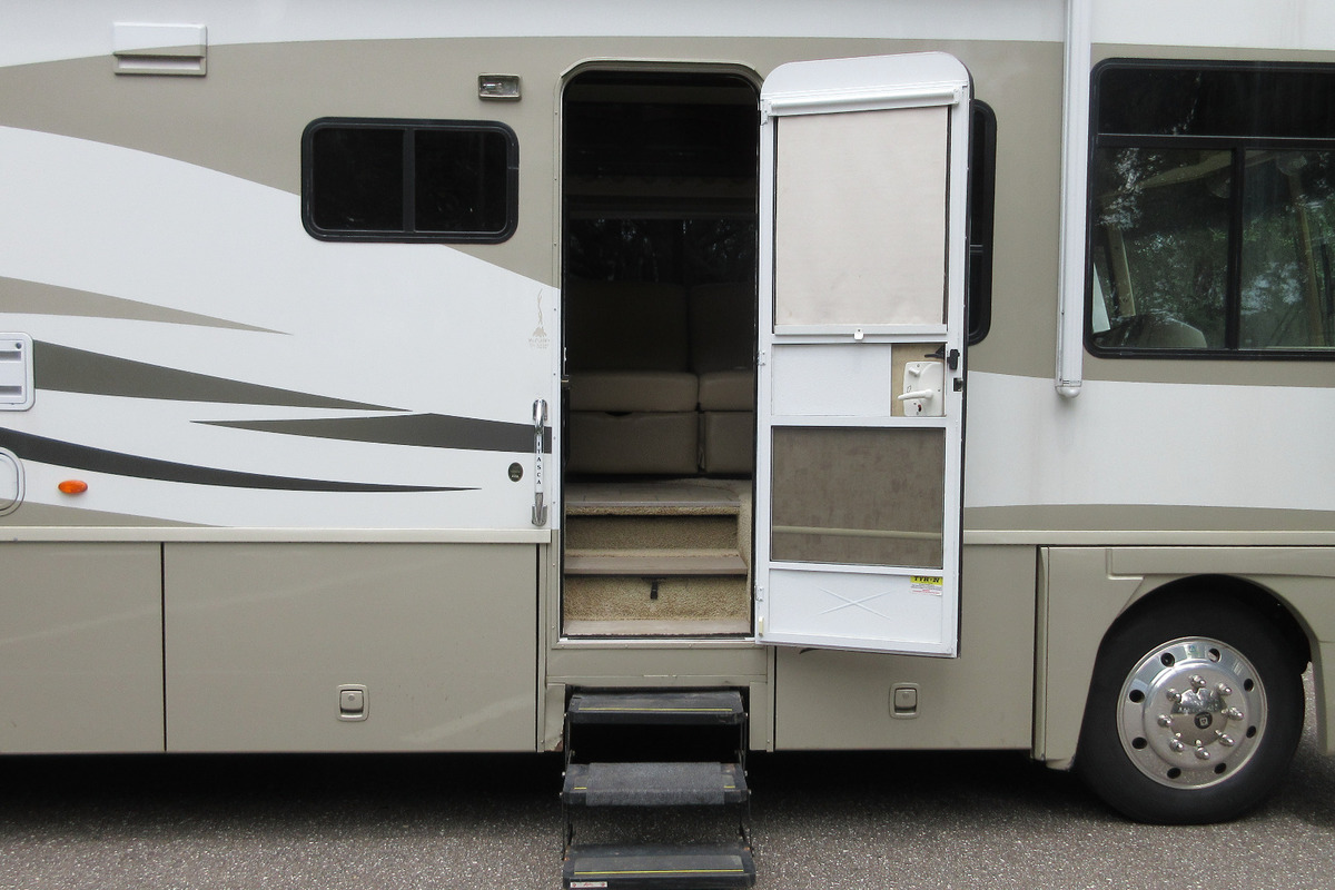 2007 SUNCRUISER WORKHORSE W24 35L ITASCA, 8