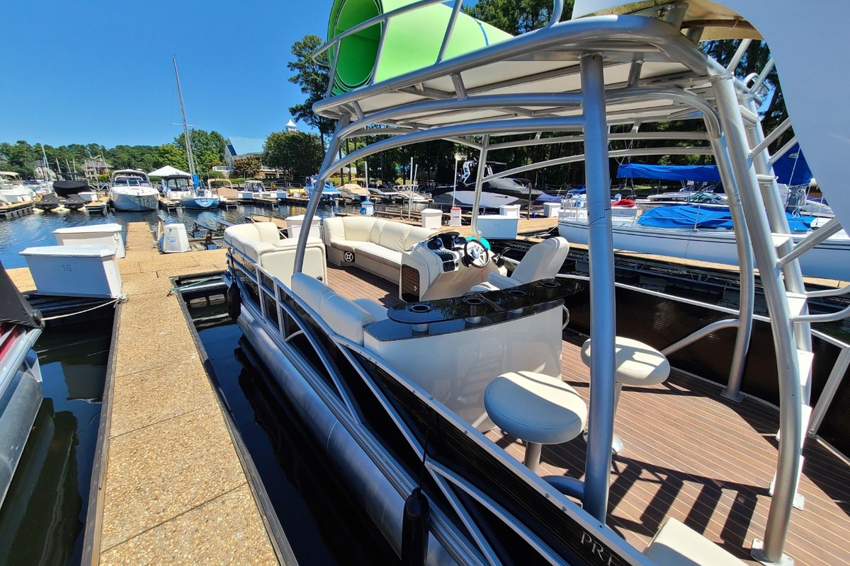 2019 Godfrey 255 SDB, 2