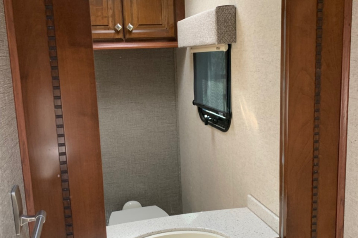 2017 Heartland Bighorn 3890SS, 12
