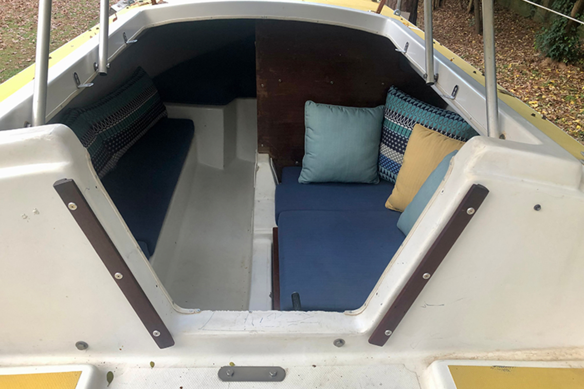 1976 MacGregor Newport Venture, 4