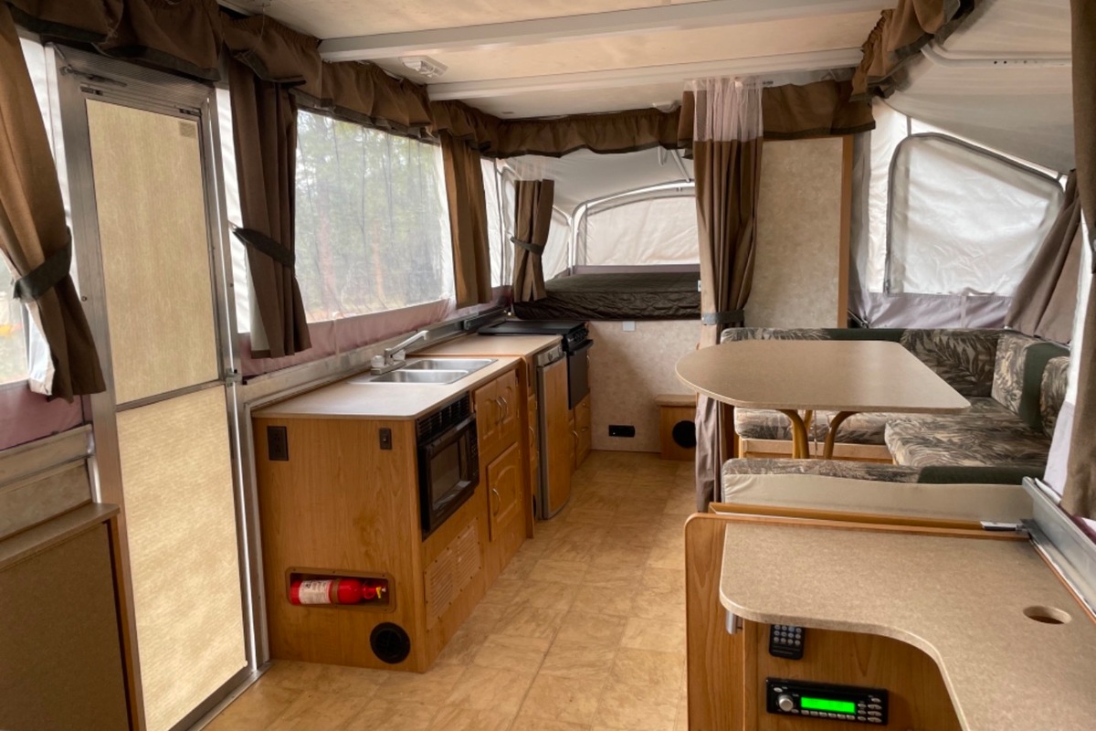 2008 Fleetwood Avalon, 9