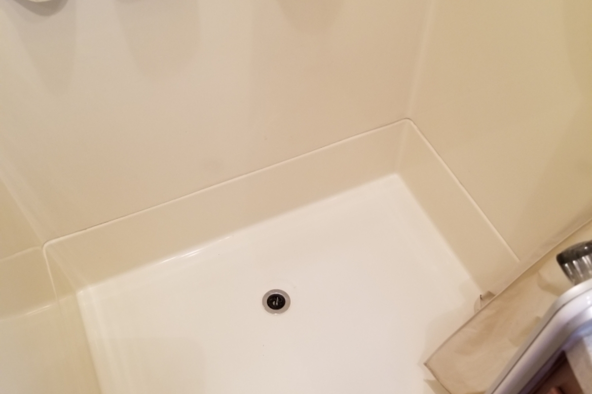 2008 Lazy Daze 24 Rear Bath, 15