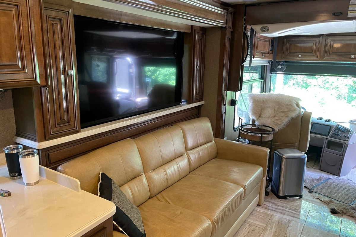 2016 Thor Motor Coach Venitian T42, 11