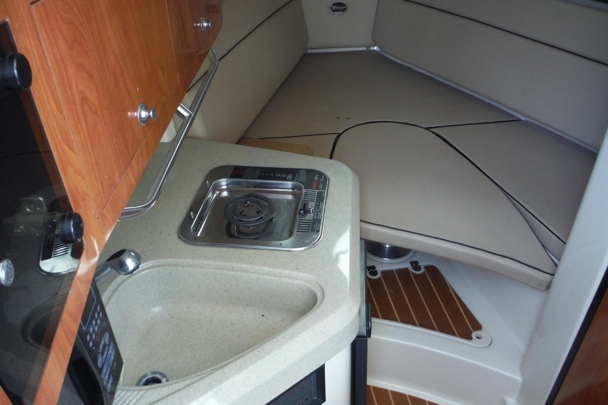 2007 Triton Boats 351 Express, 25