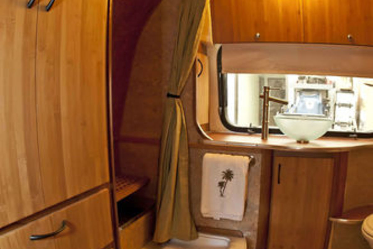 1970 Airstream Caravanner Land Yacht, 8