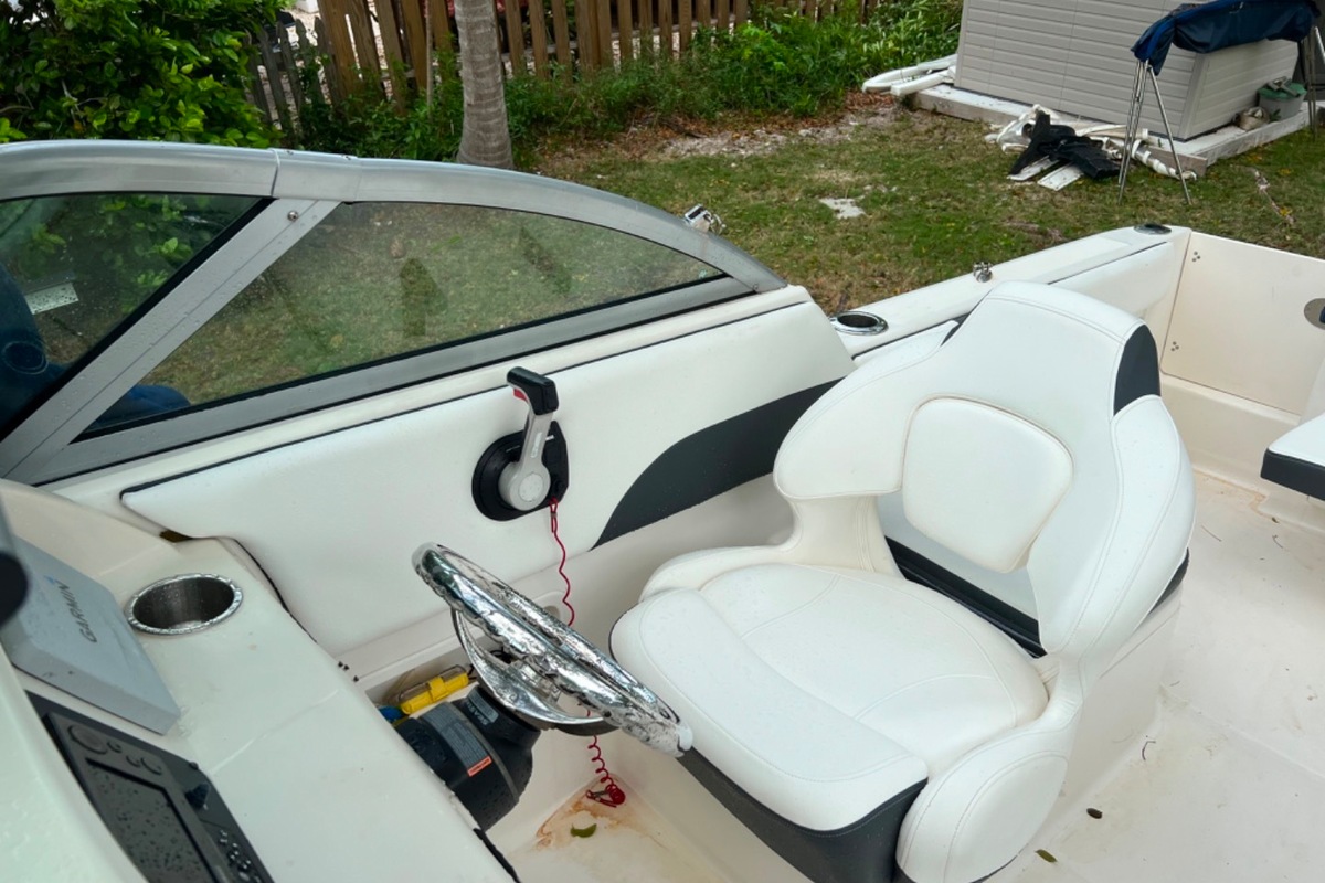 2016 Robalo 227 DC, 2