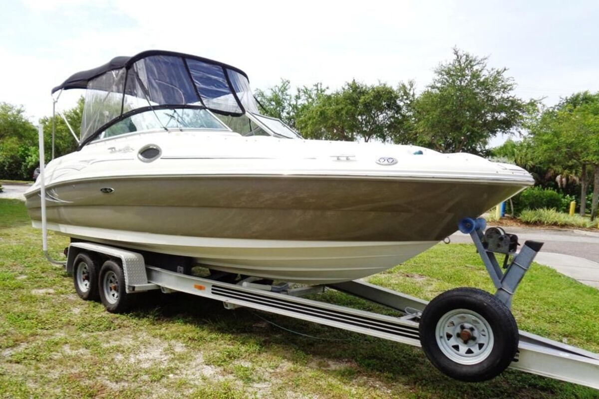 2006 Sea Ray 240 Sundeck, 1