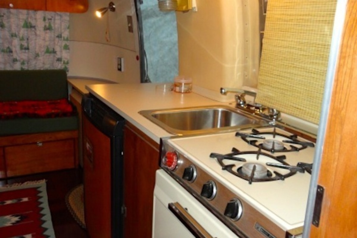 1967 Airstream VINTAGE RARE CARAVEL, 7