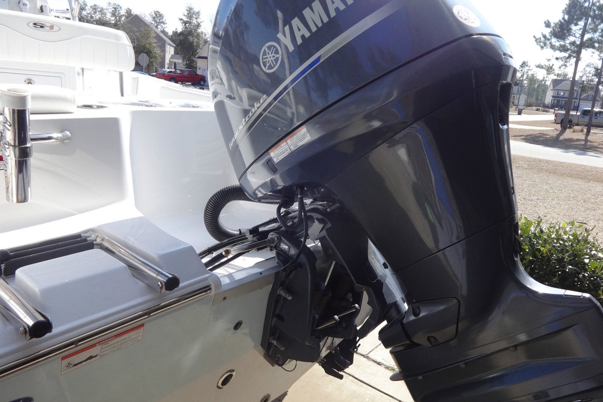 2012 Sea Hunt Triton 210, 18