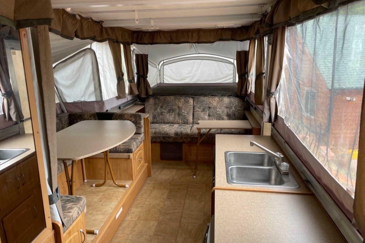 2008 Fleetwood Avalon, 12
