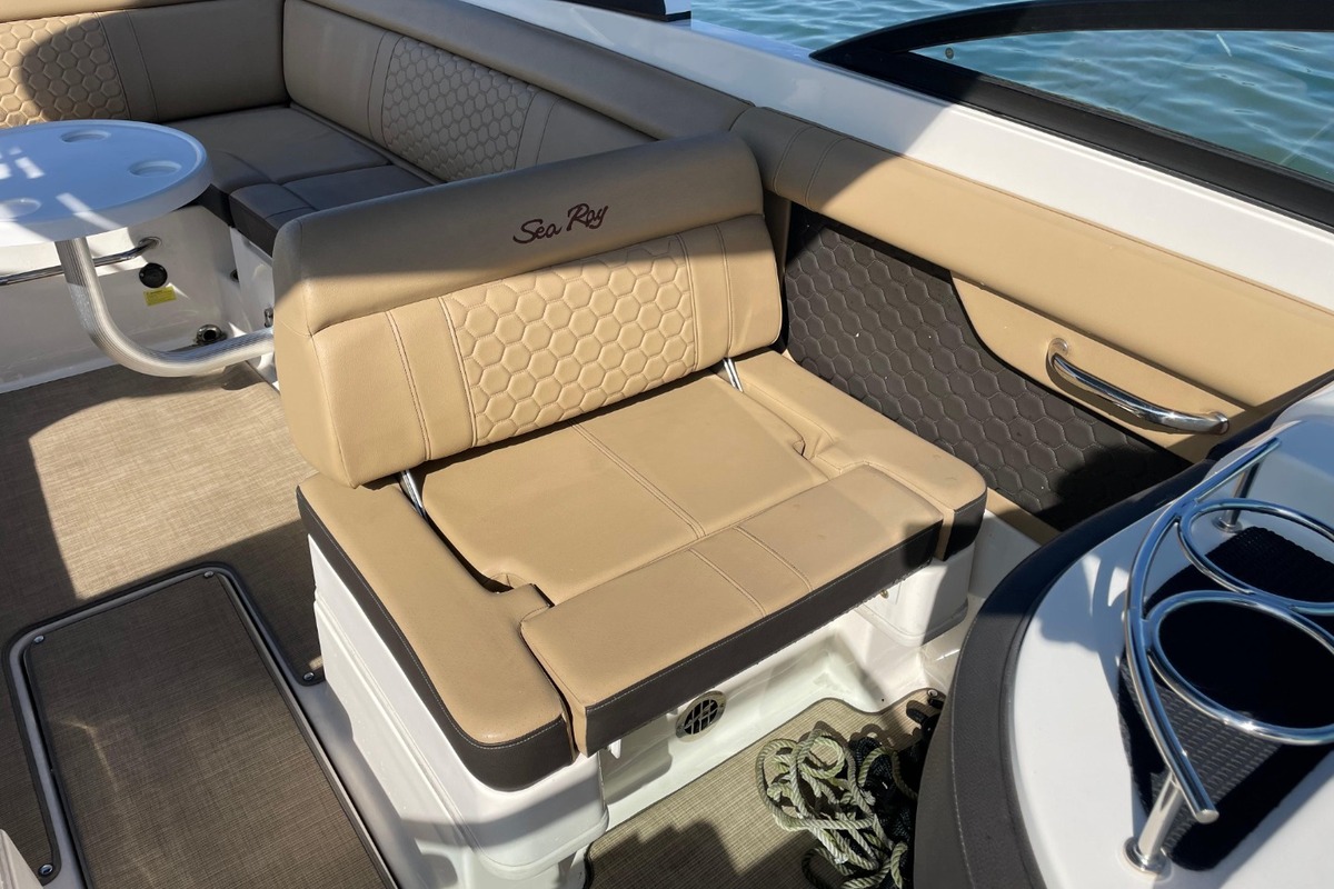 2018 Sea Ray 270 Sundeck, 12