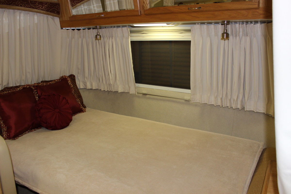 2005 Airstream Classic, 23