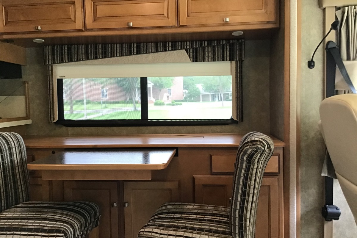 2014 WINNEBAGO ITASCA SUNSTAR 30T, 16