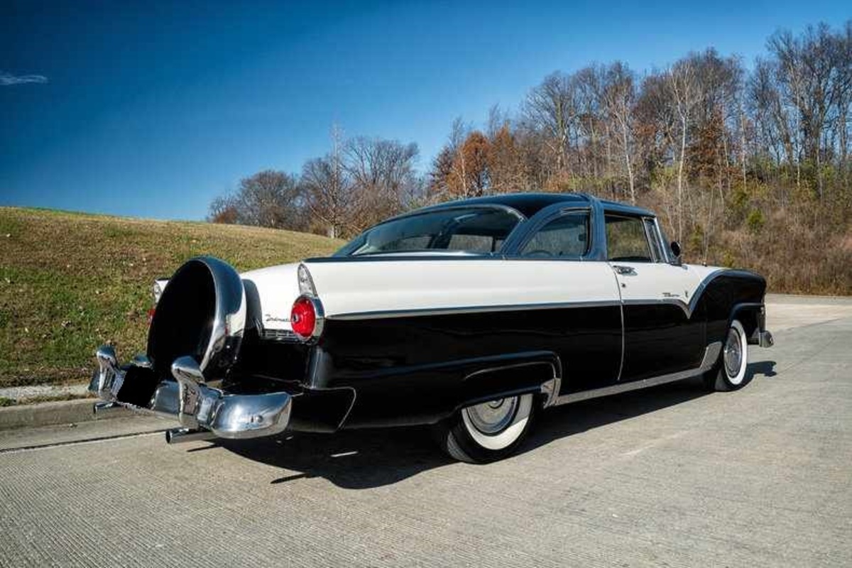 1955 Ford Crown Victoria, 8