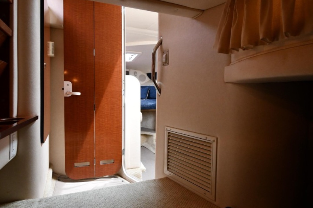 2001 Sea Ray 290 Sundancer, 35