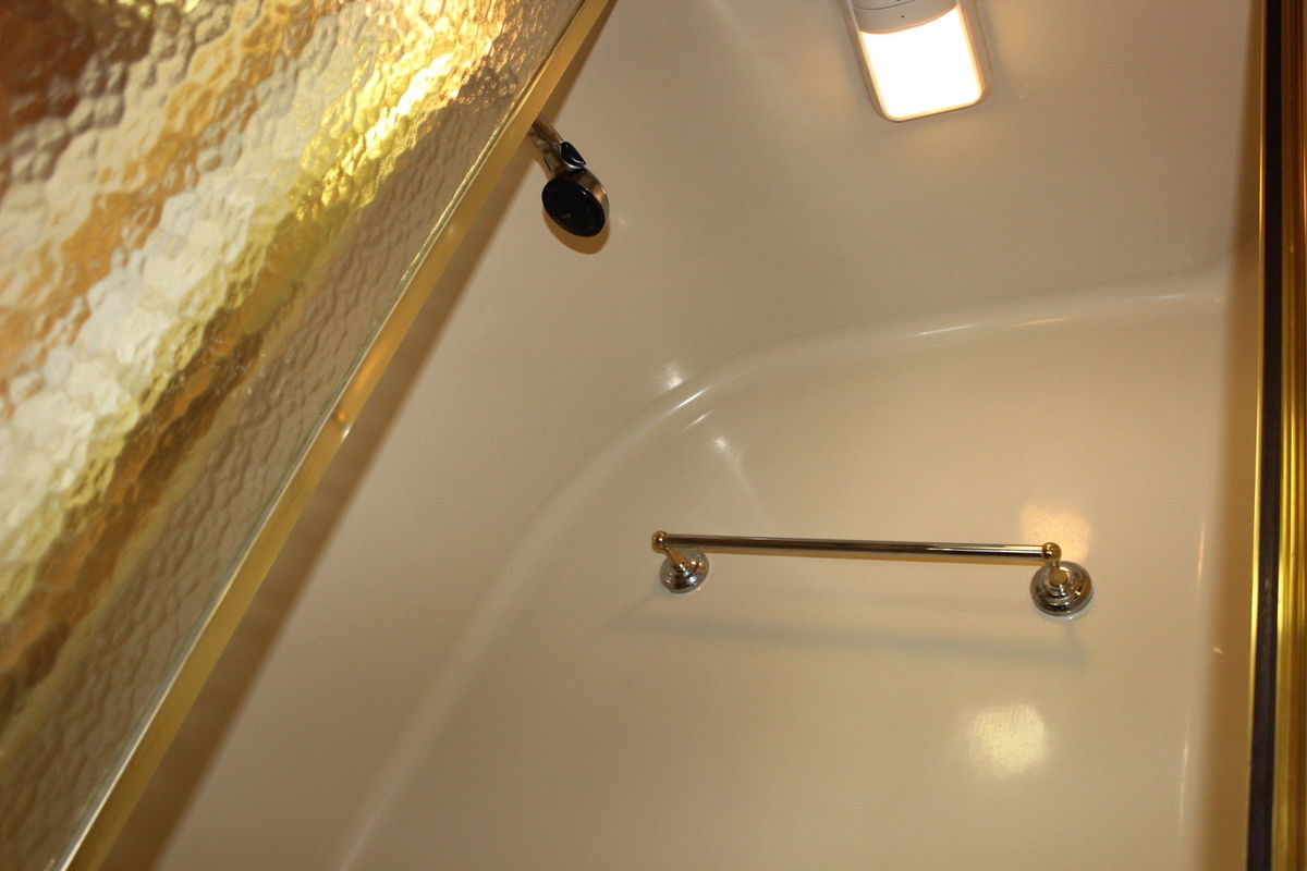 2005 Airstream Classic, 19