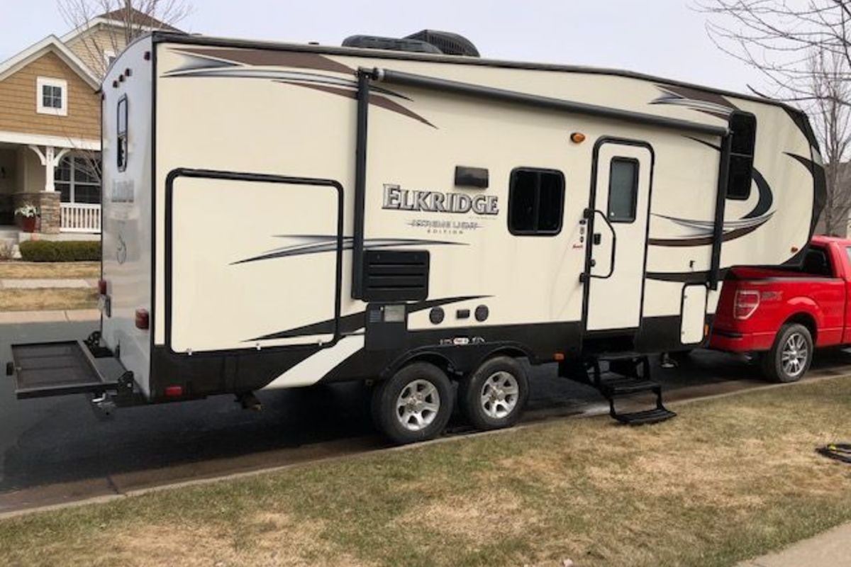 2015 Heartland E22 Elkridge Extreme Light, 1