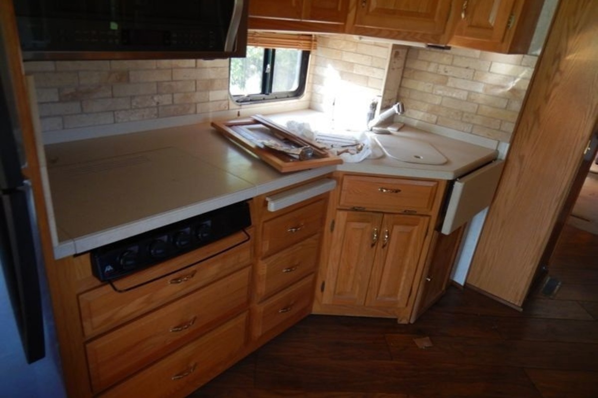 2002 Newmar Dutch Star RV, 7