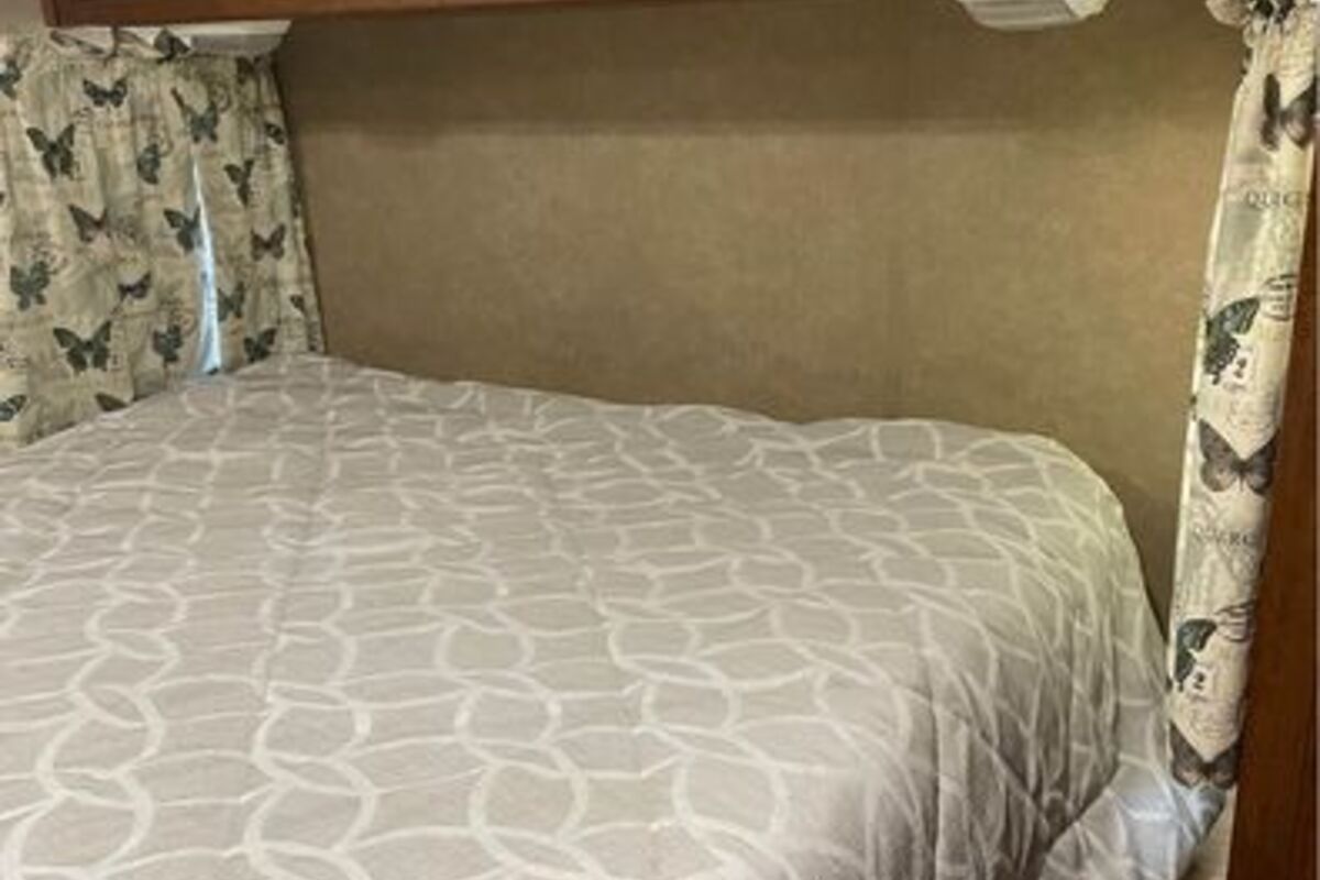 2014 Coachmen Mirada 29DS, 10
