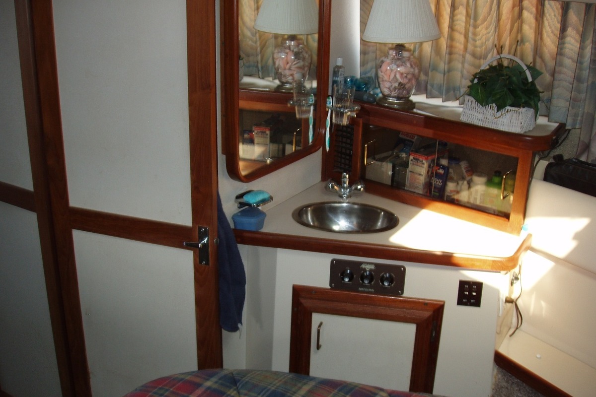 1988 Carver Yachts mariner, 10