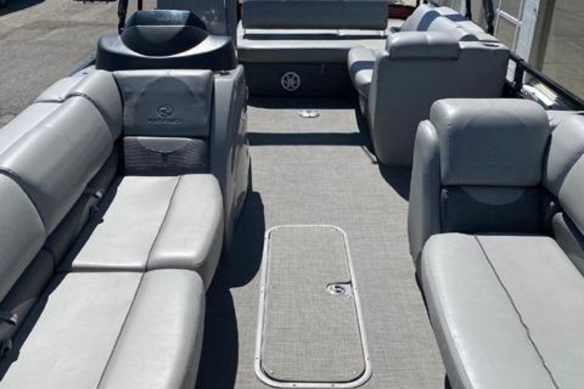2019 Regency Boats 250 DL3 Triple-Toon, 2