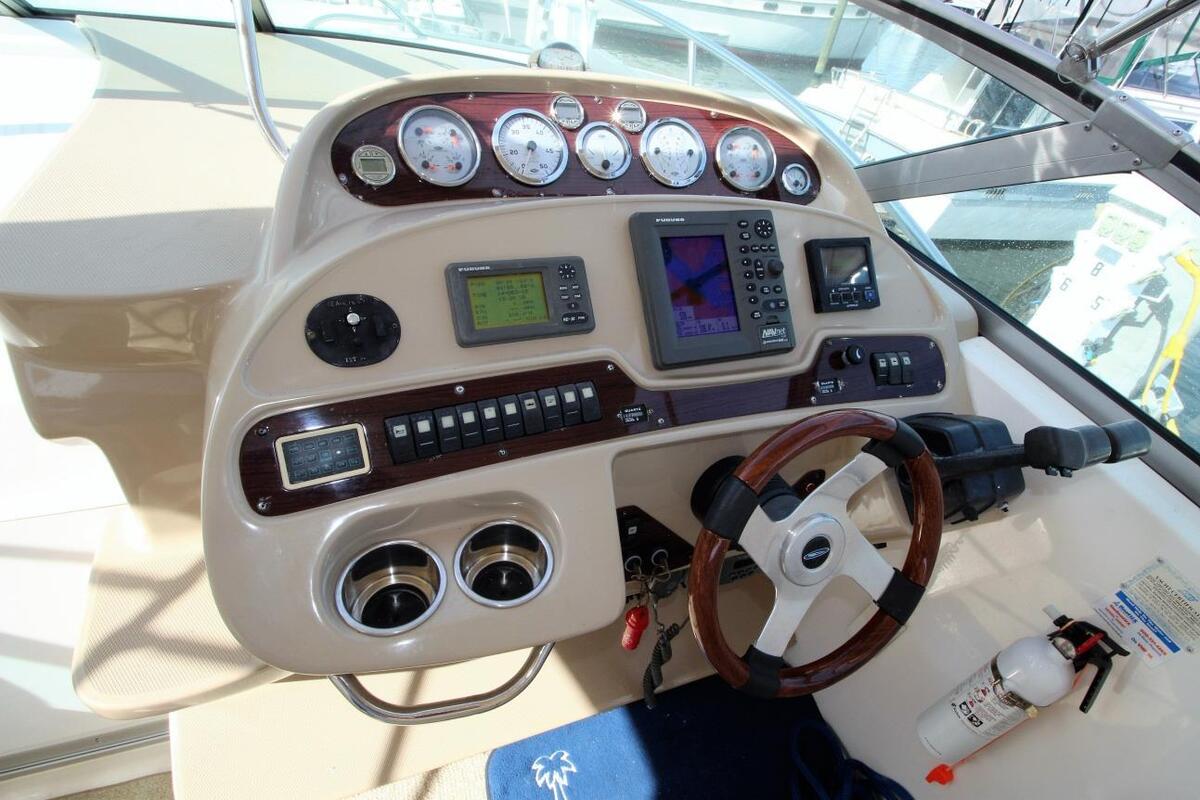 2003 Chaparral 320 Signature, 4