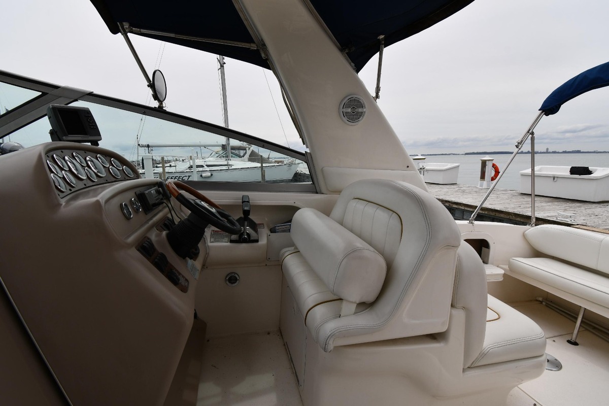 2001 Sea Ray 290 Sundancer, 19
