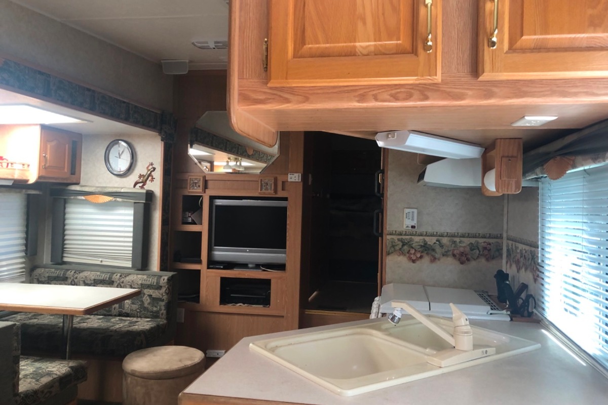 2005 Wildcat by Forest River 29RL, 12