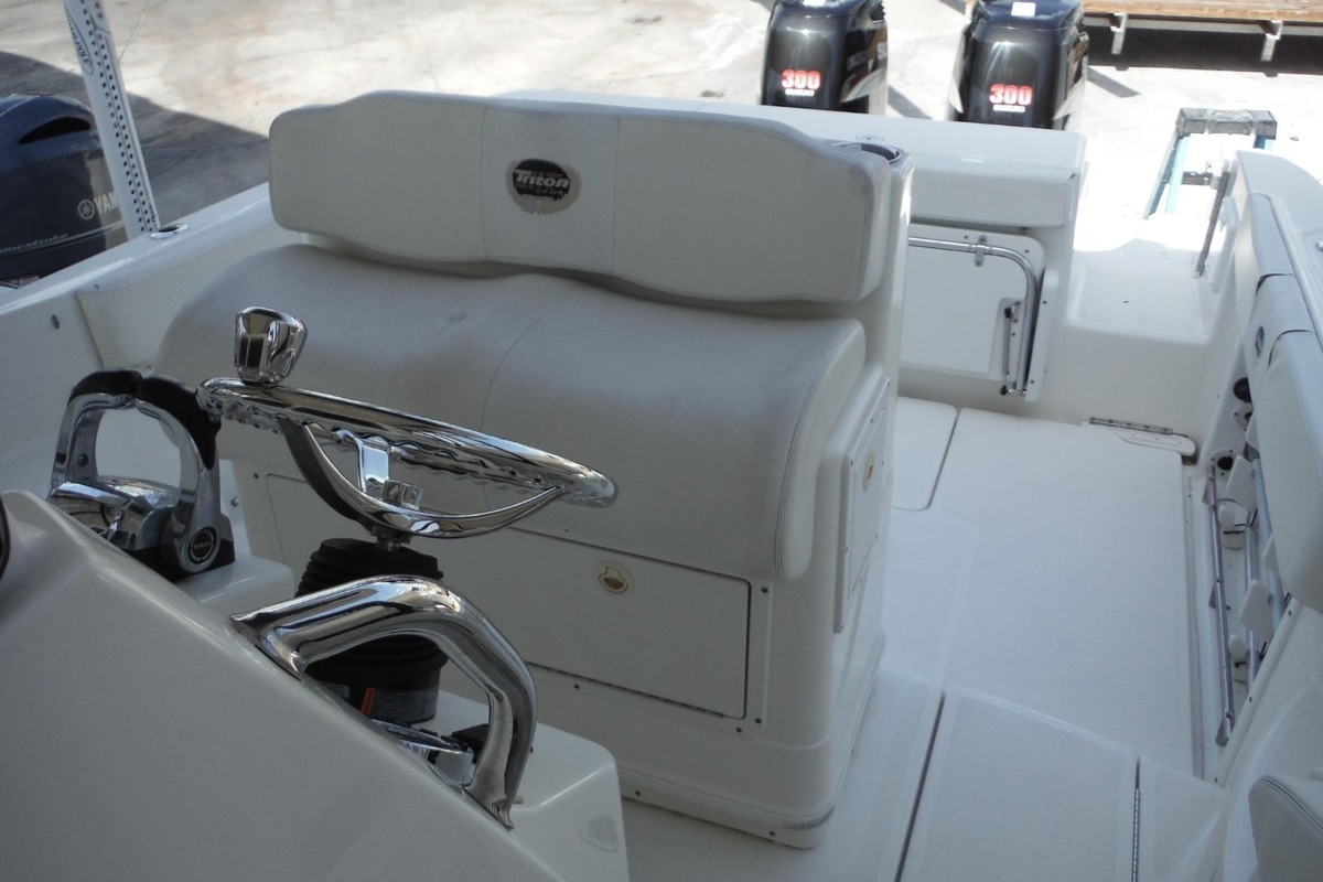2007 Triton Boats 351 Express, 17