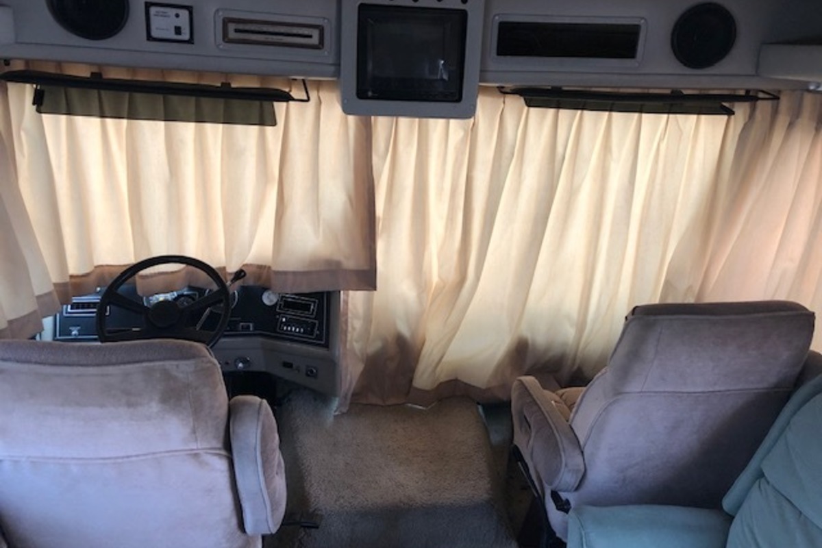 1989 Komfort Trendsetter custom, 3