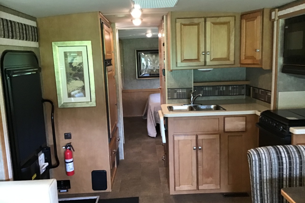 2014 WINNEBAGO ITASCA SUNSTAR 30T, 9