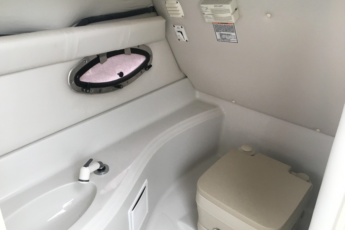 2006 Crownline 262, 18