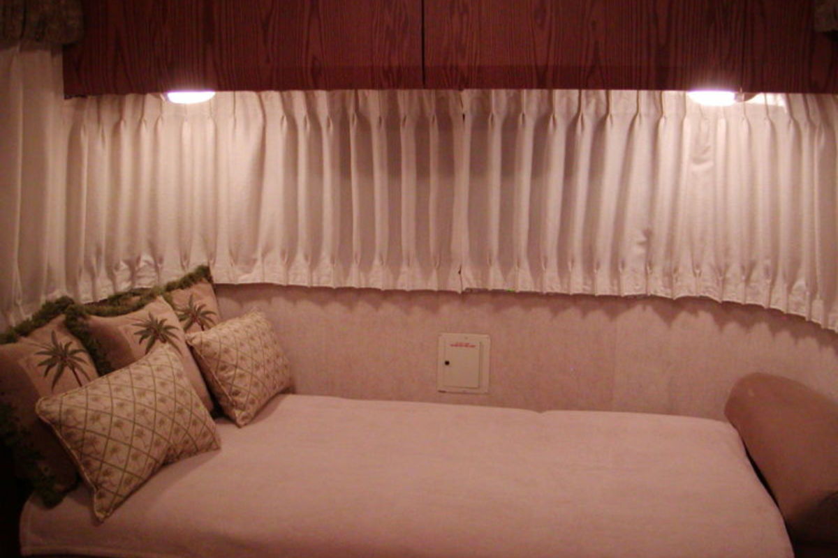 2001 Airstream Safari S-27B WB, 20