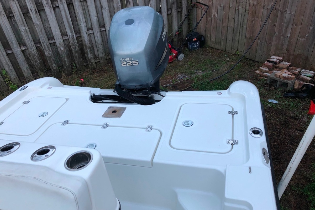 2004 Triton Boats 220 LTS, 4